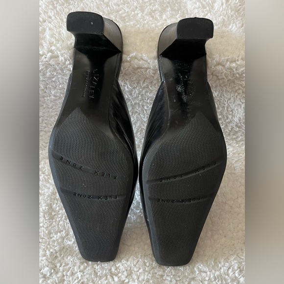 LIZFLEX Women's size 8 black high heels. Leather uppers. Pre-owned - Picture 10 of 11